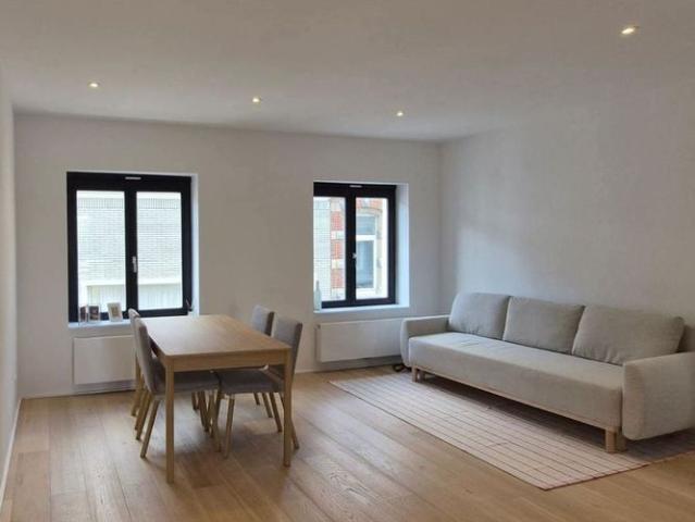Duplex te huur in Elsene voor € 1.490 met 2 slaapkamers