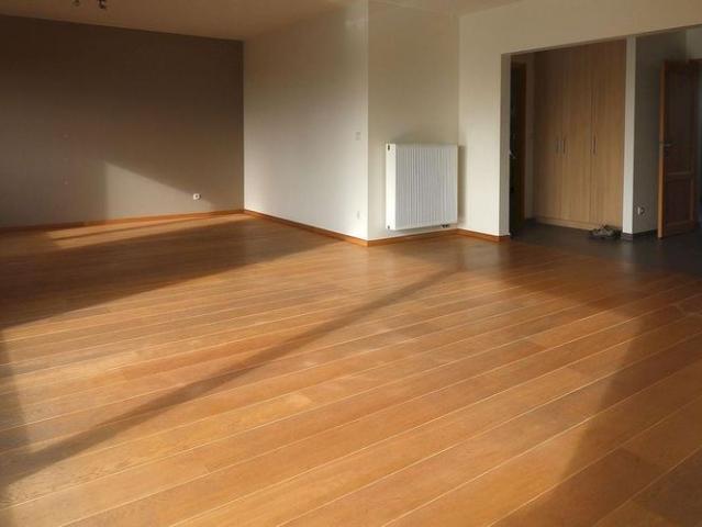 Duplex te huur in Kraainem voor € 2.350 met 3 slaapkamers