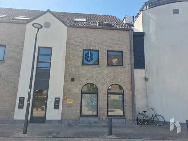 Duplex te huur in Lommel – Huiskantoor