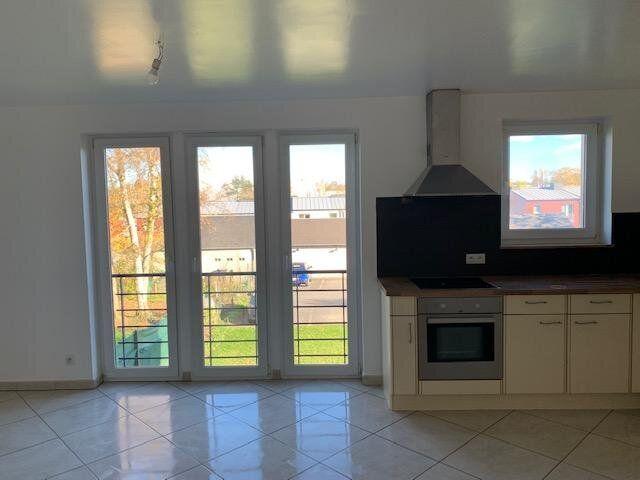 Duplex très lumineux et bien situé loyer 1000€ +100 €