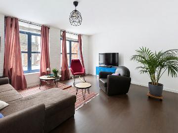 Duplex type 5 dans un secteur prisé avec place de parking