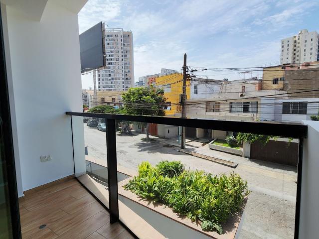DUPLEX! VISTA CALLE | BALCÓN | ASCENSOR DIRECTO | COCINA EQUIPADA