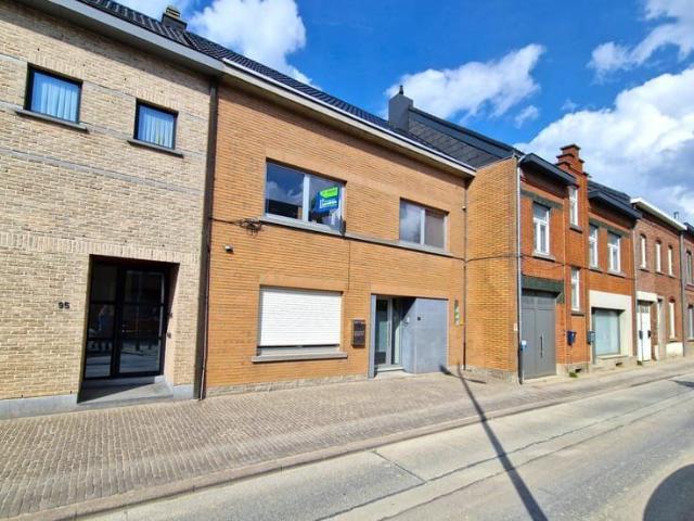 Duplexappartement met 2 slaapkamers en ruim terras te Lennik