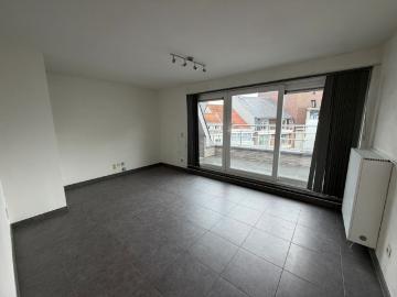 Duplexappartement met zonnig terras in het bruisend centrum van Blankenberge. Dichtbij het Casino en het commercieel centrum