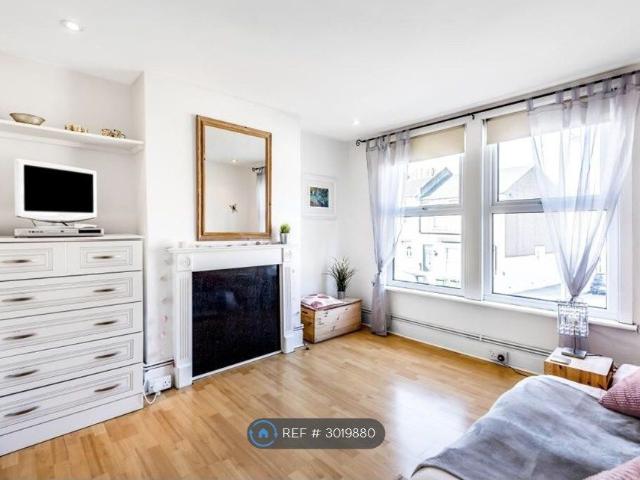 Dupree Road, London SE7, 3 bed flat to rent, £2,950 pcm | PrimeLocation