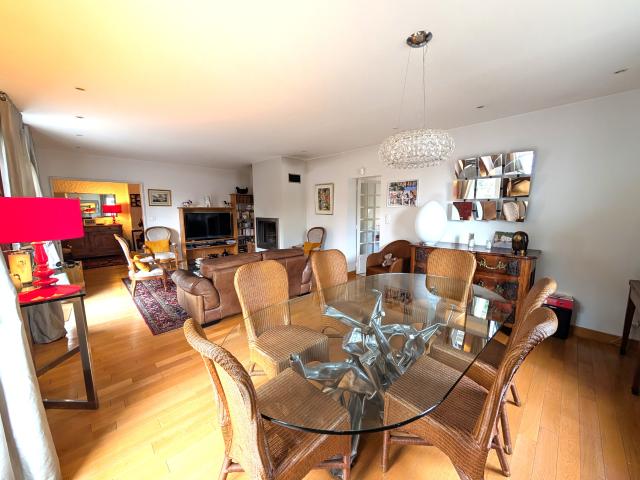 DURTOL / VILLA / 2 TERRASSES / 5 CHAMBRES / SOUS SOL / GARAGE / TERRAIN 1 199 m2