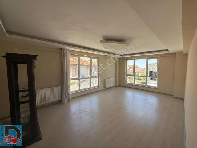 Duru Dan Ziya Gökalp Cd. Üzerinde Kiralık 2+1 Park Manzaralı