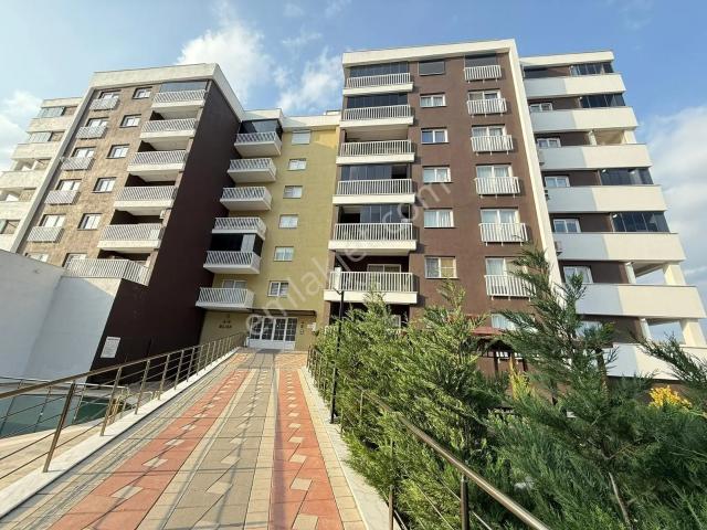 Duru Emlaktan Arnova Sitesinde Satılık 3+1 Lüx Daire