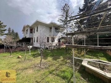 Durundayda Böyle Geniş Bahçeli Yer Kalmadı 4+1 Satılık Villa