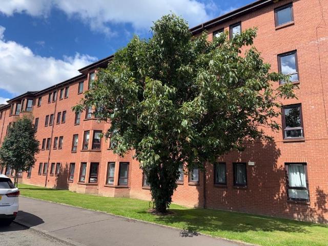 Durward Court, Shawlands, Glasgow G41, 2 bed flat to rent, £1,195 pcm | PrimeLocation