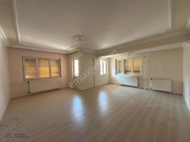 Dur al Gayrimenkulden Çamlıkta Site İçerisinde 3+1 Kiralık Daire