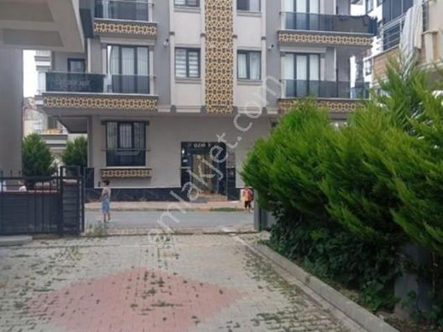 Durağa Yakın. Otoparklı,ebeveyn Banyolu,balkonlu 2+1 Daire