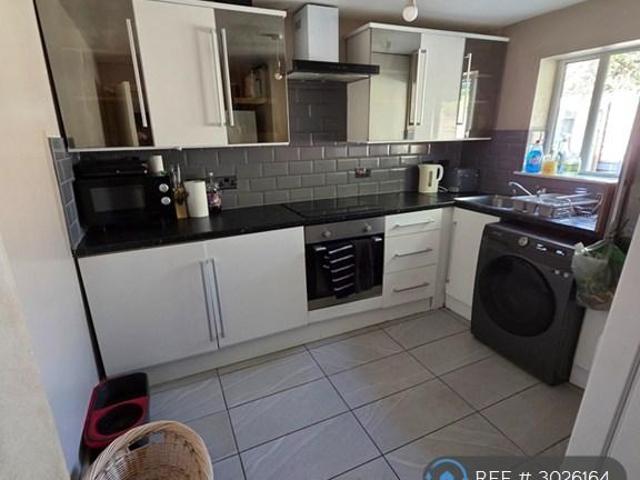 Durants Road, Enfield, EN3 1 bed in a flat share to rent £1,150 pcm £265 pw