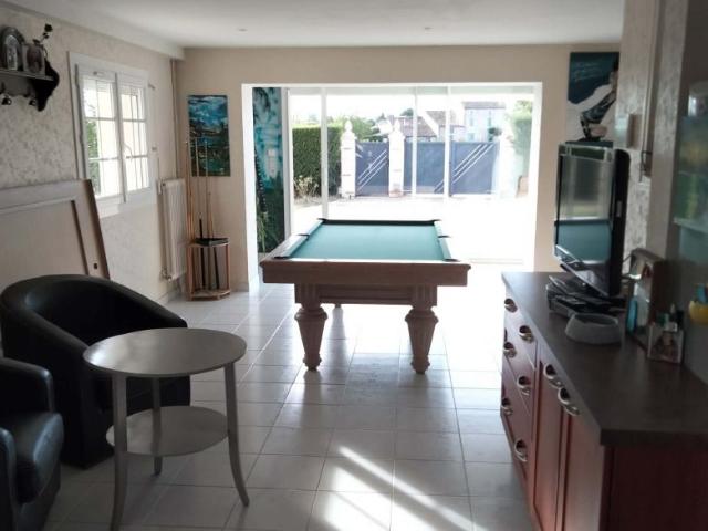 Duras 47 Villa 200 m² VUE Château Piscine.. 200m² Duras