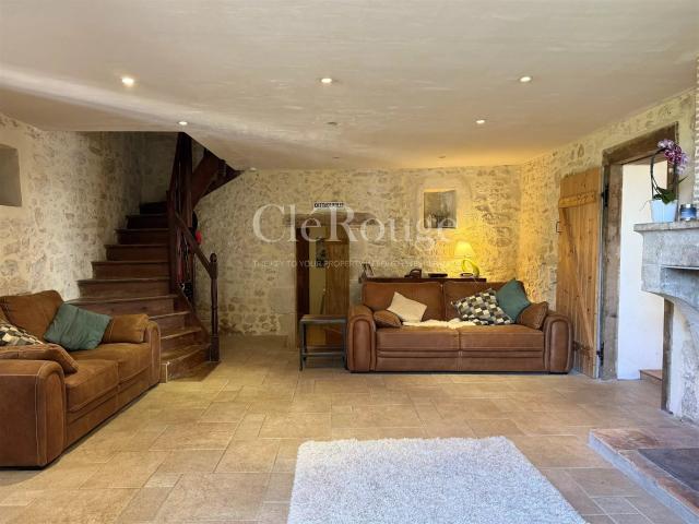 Duras Propriété de caractère avec gîte et piscine 350m² Duras