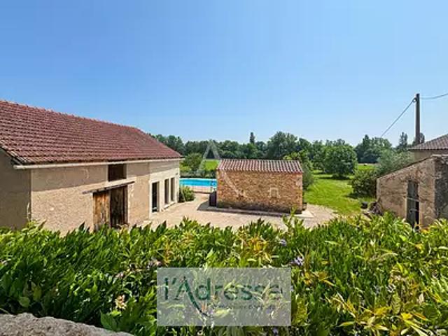 Duravel 46700 Achat / Vente maison 7 pièces t7 au dernier étage piscine