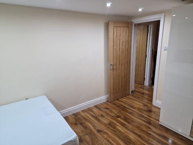 Durban Road, Ilford IG2, 1 bed flat to rent, £1,860 pcm | PrimeLocation