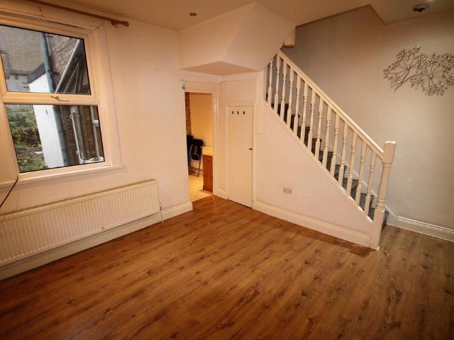 Durban Road, London 2 bed semi detached house to rent £2,000 pcm £462 pw