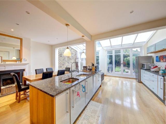 Durham Road, West Wimbledon, London. 5 bed semi detached house to rent £5,500 pcm £1,269 pw