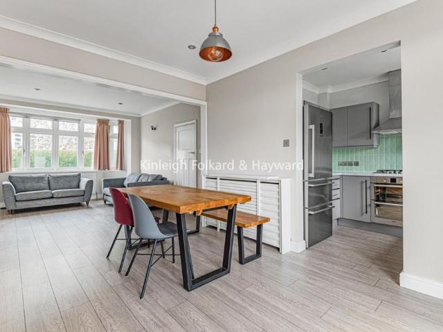 Durham Road, Bromley, Kent, BR2 3 bed house to rent £2,400 pcm £554 pw