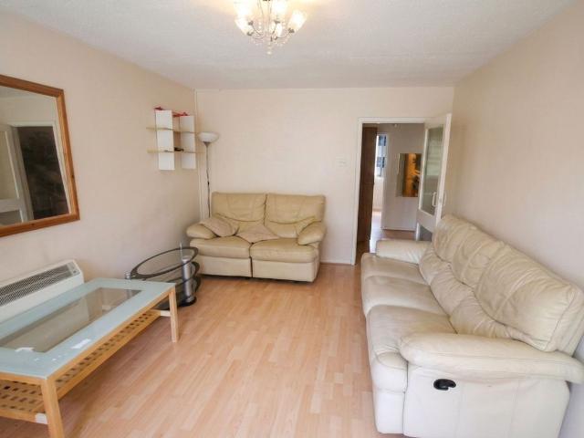 Durham Road, Eccleshill BR2, 2 bed flat to rent, £2,100 pcm | PrimeLocation