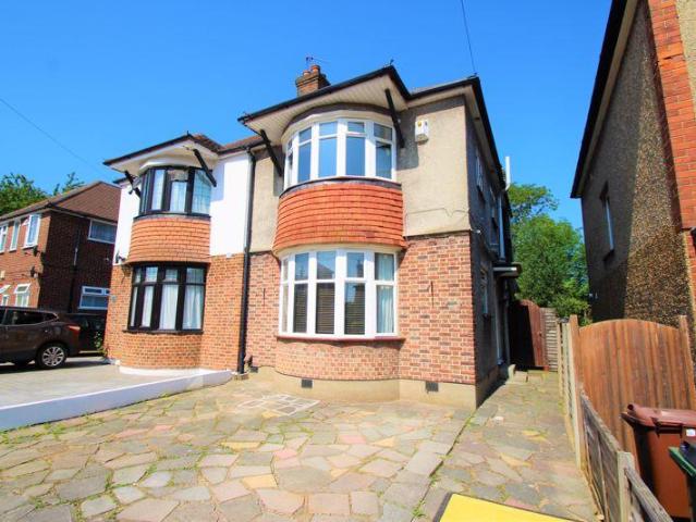 Durham Road, Harrow 3 bed semi detached house to rent £2,195 pcm £507 pw