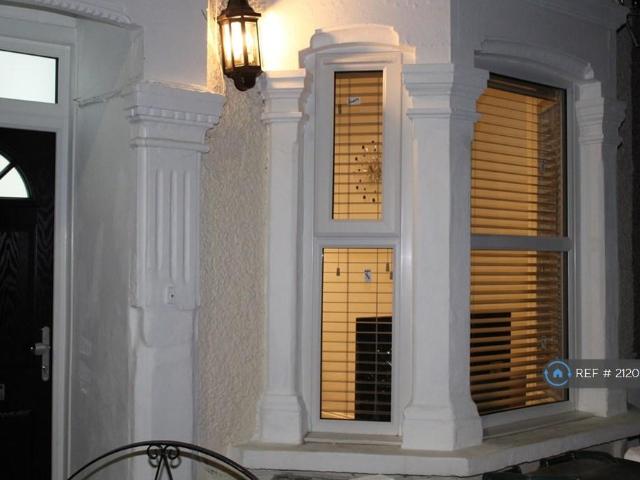 Durham Road, London, E16 1 bed in a house share to rent £900 pcm £208 pw