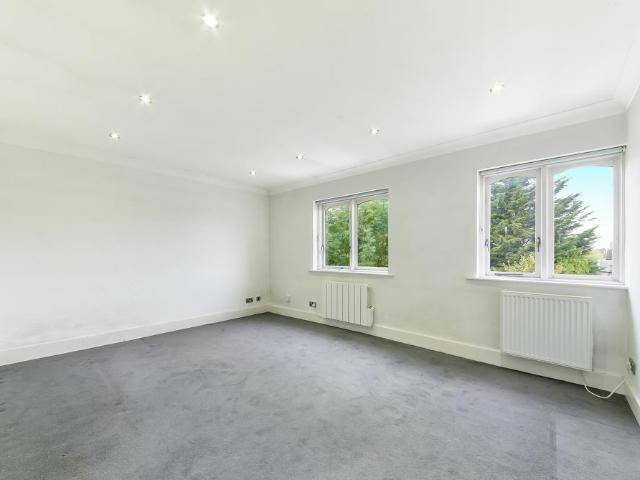 Durham road, RAYNES PARK SW20 1 bed flat to rent £1,525 pcm £352 pw