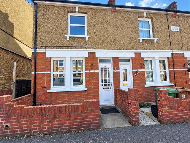 Durham Road, SIDCUP, DA14 6LH 2 bed end of terrace house to rent £1,800 pcm £415 pw