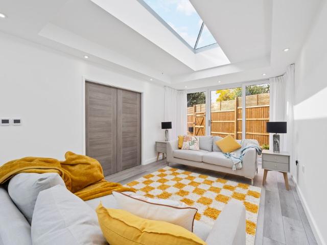 Durham Road SW20, 2 bed property to rent, £3,750 pcm | PrimeLocation
