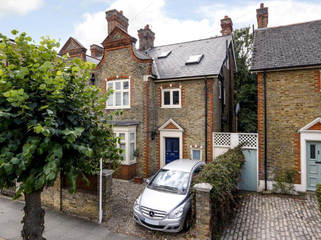 Durham Road, SW20 5 bed semi detached house to rent £5,500 pcm £1,269 pw