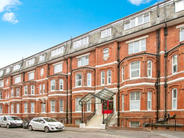 Durley Gardens, Bournemouth, BH2 2 bed apartment to rent £1,350 pcm £312 pw