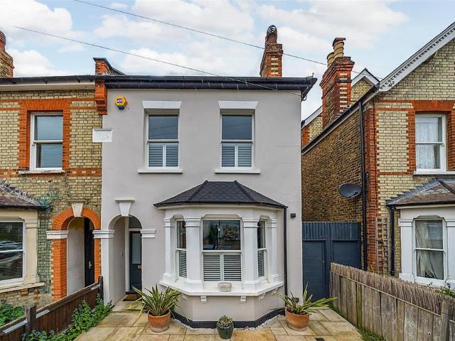 Durlston Road, London, KT2 5DP, United Kingdom | 4 bed duplex for rent #126823373 | Rentberry