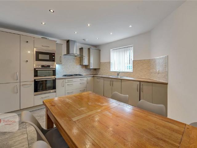 Durnford Avenue, Southville, Bristol. 4 bed end of terrace house to rent £3,200 pcm £738 pw