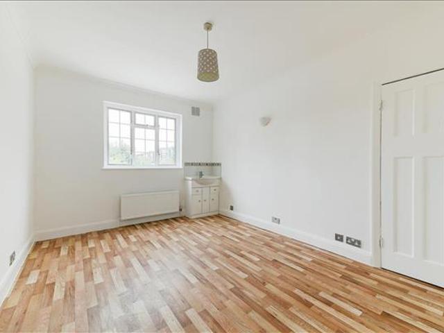 Durnsford Road, Wimbledon, SW19 1 bed apartment to rent £1,650 pcm £381 pw