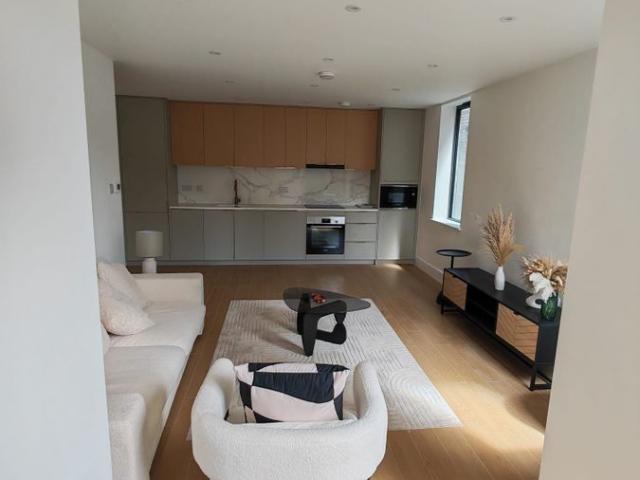 Durnsford Road, Wimbledon SW19, 1 bed flat to rent, £2,300 pcm | PrimeLocation