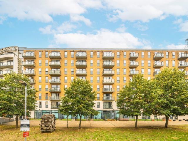Durnsford Road, Wimbledon SW19, 2 bed flat to rent, £2,100 pcm | PrimeLocation