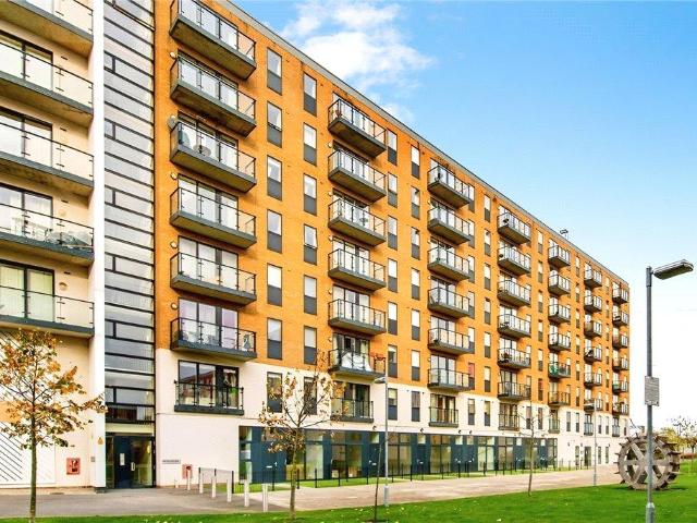 Durnsford Road, London, SW19 1 bed apartment to rent £1,850 pcm £427 pw