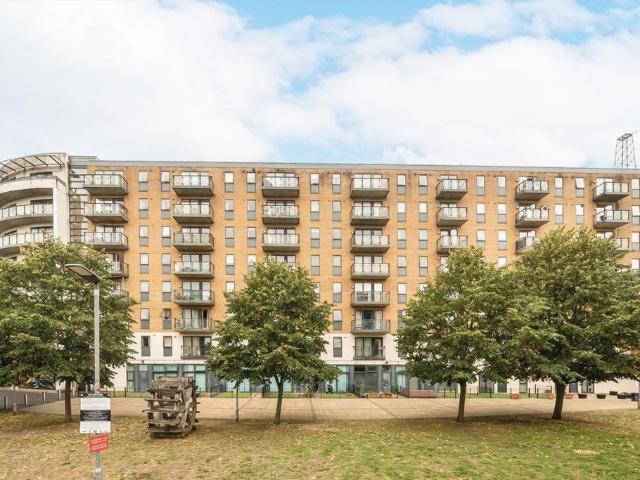 Durnsford Road, London SW19 2 bed flat to rent £2,100 pcm £485 pw