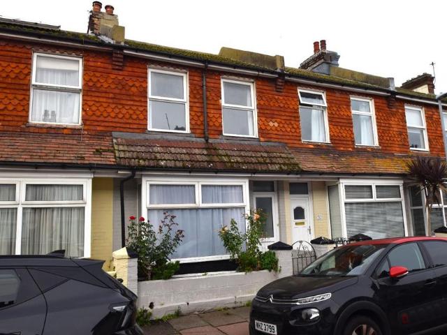 Dursley Road, Eastbourne BN22 2 bed terraced house to rent £1,200 pcm £277 pw