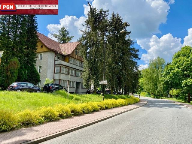 Sprzedam hotel do remontu 875 m² w Dusznikach Zdroju