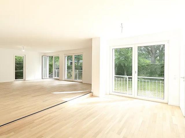 Düsseldorf Niederkassel: Haus im Haus mit zusätzlich ca. 56m² Bürofläche zum Wohnen und Arbeiten!