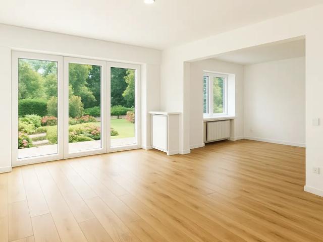 Düsseldorf Benrath! Exklusive 4 Zimmer Wohnung mit parkartigem Garten in bester Lage!