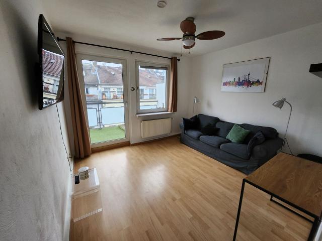 Düsseldorf city center, beautiful and bright apartment with 2 balconies in the heart of the city, Dusseldorf Amsterdam Apartments for Rent