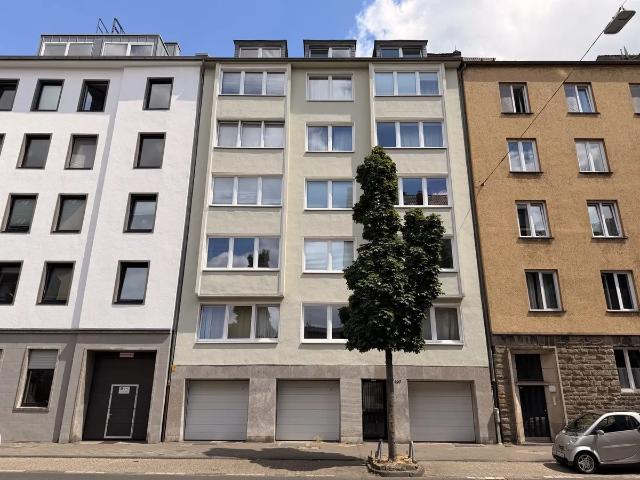 Düsseldorf Düsseltal! Renovierte 1,5 Zimmer Balkonwohnung mit Wohnküche!