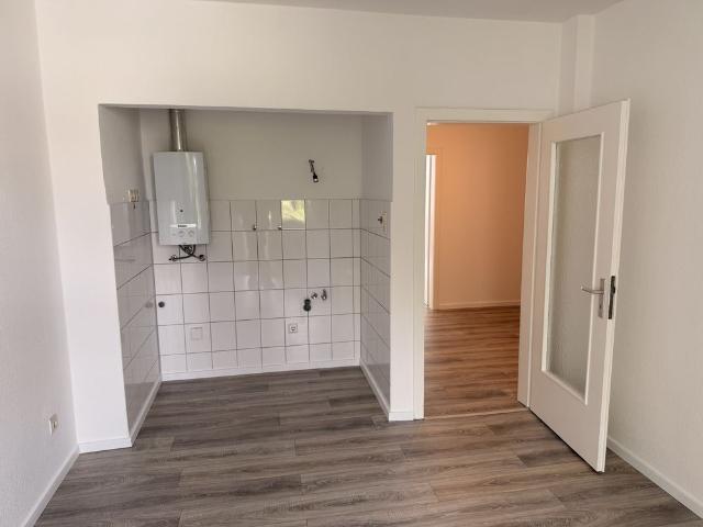 Düsseldorf Düsseltal! Renovierte 1,5 Zimmer Balkonwohnung mit Wohnküche!