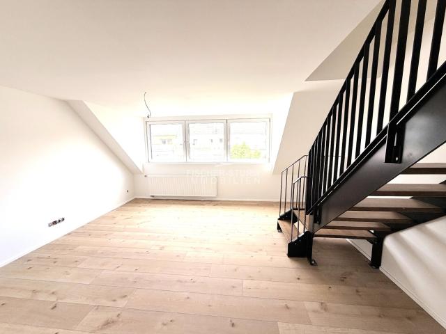Düsseldorf Derendorf! Frisch Sanierte 4 Zimmer Maisonette mit offener Küche!