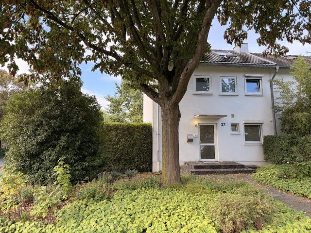 Düsseldorf Golzheim: Möbliertes Reiheneckhaus mit Garten und PKW Stellplatz!