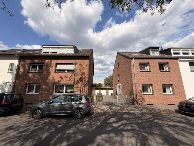 Düsseldorf Lichtenbroich! Zweifamilienhäuser mit großem Grundstück im Doppelpack zu verkaufen!