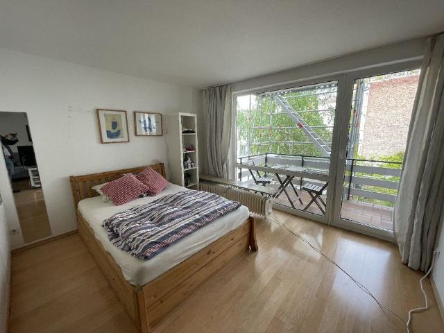Düsseldorf Unterbilk! Apartment! Ruhig mit Balkon und Lift und Einbauküche!